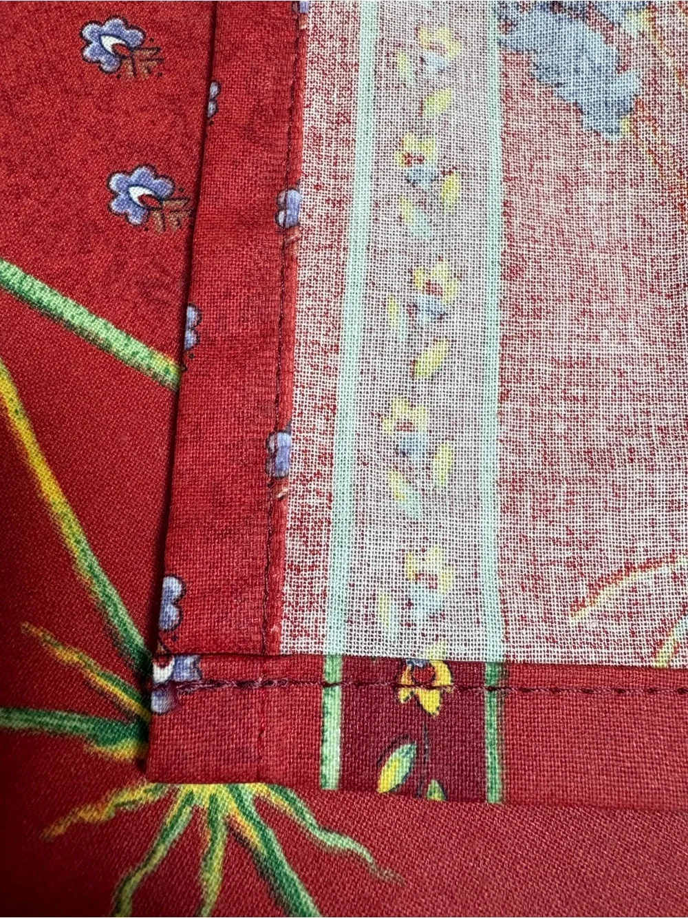 Le Cluny French Provence Red Lavender Tablecloth, 62